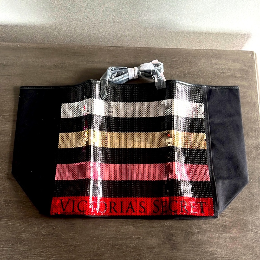 New Victoria’s Secret Tote